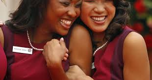 Pasadena teen is crowned 2012 Rose Queen