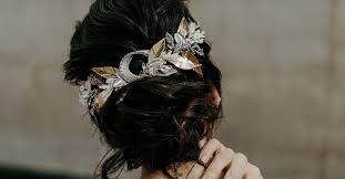 Bridal hair accessories by hermione harbutt are all handmade from freshwater pearls, swarovski crystals, precious and semi. 43 Stunning Wedding Hair Accessory Ideas