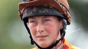 Amateur jockey Lorna Brooke has died aged 37 after fall at Taunton