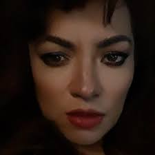 Escritora Elizabeth Román • Facebook