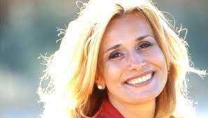 Alessandra appiano si è suicidata, ma per il marito nanni delbecchi quello della moglie non è il 30 maggio, quando alessandra appiano compie 59 anni, chiede di essere dimessa perché non regge. Afqwvxaao9tywm