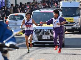 絶対に。 』 その言葉を胸に自信を持って挑みます #刻め青学 #青学駅伝 #アディゼロ. å¤§å­¦é™¸ä¸Š é§…ä¼ ã‚ãšã‹æ•°ç§'ã«é­‚ã‚'è¾¼ã‚ã‚‹ ç®±æ ¹é§…ä¼ã®çµ¦æ°´ã®è£å´ã¨ã¯ 4years å¤§å­¦ã‚¹ãƒãƒ¼ãƒ„