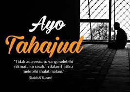 Secara bahasa tahajud berarti mujanabatul hajud (menjauhi tempat tidur). Tata Cara Sholat Tahajud Lengkap Bacaan Niat Dan Doa Madureh Com