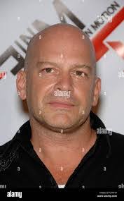 Kelly Mcmanus's Instagram, Twitter & Facebook