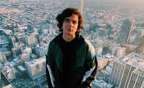 He graduated in design in 1993 at iade and later frequented the design and arts at ar.co. Joao Figueiredo E Cantor Gospel E Amigo De Famosos Conheca O Namorado De Sasha Viver Diario De Pernambuco