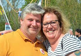 Jonathan et félicia ont aussi mis fin à leur relation. 60 Couples Se Sont Formes Grace A L Amour Est Dans Le Pre Soirmag
