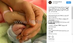 تعرضت الفنانة الشابة كارمن سليمان لحادث سير في أثناء قيادتها السيارة بصحبة طفلها الصغير، حيث تهشم الجزء الأمامي بعد انحراف السيارة قليلا على ما يبدو. Mosalsalatpro Com Ù…ÙˆÙ‚Ø¹ Ù…Ø³Ù„Ø³Ù„Ø§Øª Ø§Ù„ÙÙ†Ø§Ù†ÙˆÙ† ÙŠØ¨Ø§Ø±ÙƒÙˆÙ† Ù„Ø²Ù…ÙŠÙ„ØªÙ‡Ù… ÙƒØ§Ø±Ù…Ù† Ø³Ù„ÙŠÙ…Ø§Ù† ÙˆØ²ÙˆØ¬Ù‡Ø§ Ù…ØµØ·ÙÙ‰ Ø¬Ø§Ø¯ Ø¨ÙˆÙ„Ø§Ø¯Ø© Ø§Ø¨Ù†Ù‡Ù…Ø§