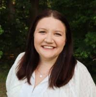 Nicole Parr's Instagram, Twitter & Facebook