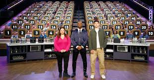 ⭐️ NEW ⭐️ Host @terrycrews and judges @nick.digiovanni and @guarnaschelli  will welcome 100 outstanding contestants to the biggest home cooking  competition of all time! #100Cooks is coming to #FoodNetworkAfrica (DStv  175) Saturday,