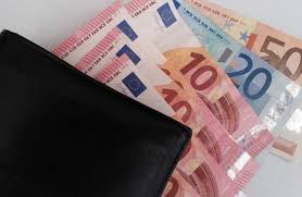 Convertor valutar, cursuri ale valutelor la orice data, curs valutar, verificare factura, moneda, diferenta curs, calcul comision, evolutii grafic si valoric, grafice evolutii valute, istoric cursuri bnr, paritati valutare, rapid, dolarul american, sua, euro, lira, sterlina, gram de aur, forint maghiar, dolar. Curs Bnr 28 Martie 2018 Leul Curs De Schimb Cu Euro Dolar Sua LirÄƒ SterlinÄƒ È™i Franc ElveÈ›ian Dcnews