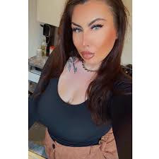 Looking for a cake for my daughters 3rd birthday Candyland themed party 🎉  please let me know your suggestions xx