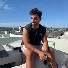 Jonathan Zargaryan Greaves (@jongreaves57) • Instagram photos and videos