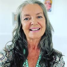 Lorna Winn's Instagram, Twitter & Facebook