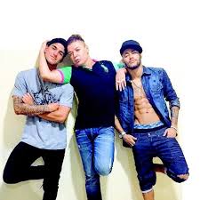 Born on 21st november, 1995 in sao paulo city, sao paulo, brazil, she is famous for gabriel medina's girlfriend. Gabriel Medina Neymar Jr Photo By Davidbrazil24 Via Instagram 07 01 2015 Neymar Fussball Neymar Jr