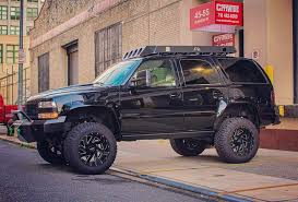 Diy Project Chevy Tahoe With 6 Lift And 35 Inch Tires 4x4projects Com In 2020 Chevy Tahoe Lifted Chevy Tahoe Chevy