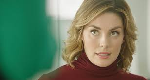 Coup de foudre sous la neige (TF1) : Taylor Cole (The Originals) larguée, Clara  Lake pour se changer les idées