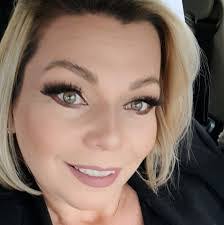 Sandra Carbajal's Instagram, Twitter & Facebook