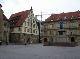 El primer castillo data de en torno a 950 cuando stuttgart era un asentamiento para del cría de caballos. Castillo Antiguo Stuttgart Stuttgart Cityseeker
