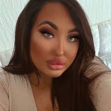 Sian Carr (@siancarr123)