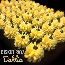 Lama sungguh reen tidak menjengah dapur reen ini. Resipi Biskut Raya Dahlia Samperit Susu Sedap Gerenti Jadi