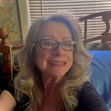 We are kicking off the year with an exciting Friends of Cooper's Hawk  event, featuring the celebrity Chef Anne Burrell of the hit Food Network  series Worst Cooks in America, as she