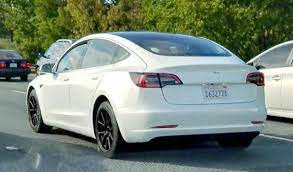 what the white model 3 spotted today would look like with black rims tesla models car automotive cars autos tesla elektrische auto s auto