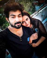 Popular celeb couple's dance stunts wows netizens!