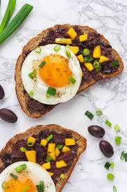 Olive Tapenade Bruschetta With Mango And Eggs Recipe Healthy Low Calorie Breakfast Nutritious Meals Egg And Bread Recipes
