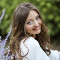 Nicolette Simmons's Instagram, Twitter & Facebook