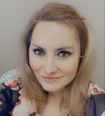 Jenny Hardin's Instagram, Twitter & Facebook