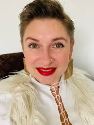 Hi everyone, my name is Eugina and I am new to Folkestone. I moved here in  March and just finding my way around! I love dancing and I'm into fitness  and self