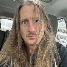 Ok ok who is in my hands?.