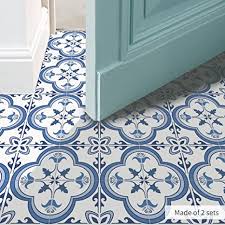 Daher ist bei der auswahl zwischen rutschhemmender wirkung und reinigungsfähigkeit abzuwägen. Amazon De Vinyl Boden Wandfliesen Bodenaufkleber Wasserdicht Rutschfest Fur Kuche Badezimmer Selbstklebend Pvc Wandaufkleber Heimdekoration Portugiesische Fliesen Farbe 60 X 120 Cm