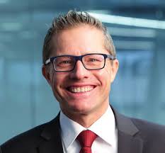 FORWARD MOMENTUM IN OPTICAL MOULDING MEETING THE NEEDS OF PACKAGING  MOULDERS COLOUR MASTERBATCH ○ ARBURG OPEN HOUSE