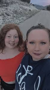 Lesa Dunn's Instagram, Twitter & Facebook