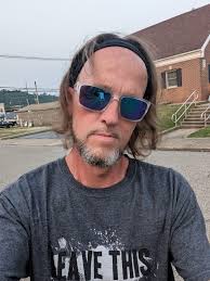 The Hippie is out taking a evening stroll before bedtime. Goodnight friends  and family have a blessed day tomorrow!