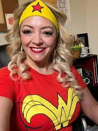 Kelly Flagg's Instagram, Twitter & Facebook