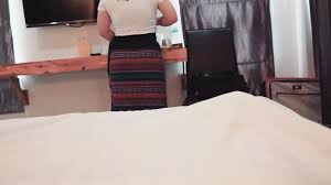 タイのホテルマッサージ熟女巨乳マッサージ師が手コキファッカーを与える