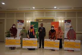 Bantuan khas ibu tunggal (bkit) adalah bantuan yang diberikan khusus kepada golongan ibu tunggal.di sini kami kongsikan info mengenai bantuan ibu tunggal. Majlis Penyerahan Bantuan Khas Ibu Tunggal Negeri Johor Oleh Yab Datuk Haji Hasni Bin Mohammad Menteri Besar Johor Portal Rasmi Pengerusi Jawatankuasa Pembangunan Wanita Keluarga Dan Masyarakat Negeri Johor