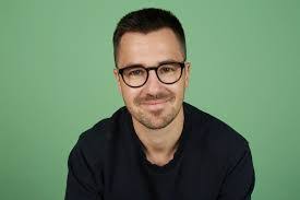 David Mandra's Instagram, Twitter & Facebook