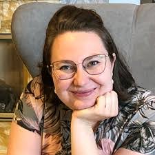 Sarah Reck's Instagram, Twitter & Facebook