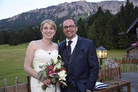 Deshalb haben sie sich entschieden, genau zwei jahre nach der ersten hochzeit noch einmal ja. Hochzeit Auf Den Ersten Blick Werden Paare Absichtlich Falsch Gematcht