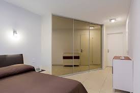 Encuentra los mejores projectos de nuestros expertos para tu hogar. Begehbarer Kleiderschrank Handwerk Mit Handschlagqualitat