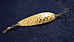 7 Best Saltwater Fishing Lures For 2021 Reviews Cast And Spear