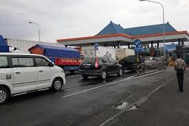 Di pantai teluk gilimanuk juga disediakan perahu motor untuk keliling teluk dengan panorama yang indah. Bandara Ngurah Rai Tutup 3 Hari Lalulintas Denpasar Gilimanuk Padat Balipost Com