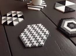 De beaux oiseaux pour faire venir le printemps en perles. Blog Parenthese Creative Ln Diy Dessous De Verre Perles Hama Billes De Fer Art Perle Perles Hama