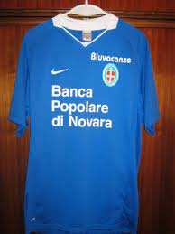 Scopri tutte le maglie da calcio di tutte le marche, personalizzabili a prezzi unici. Novara Calcio Home Futbolka 2009 2010