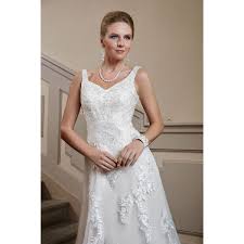 Trauriges hochzeitskleid mit märchenhaftem, langem zug von. Karmen S Brautmoden Hannover Verkauf Verleih Second Hand