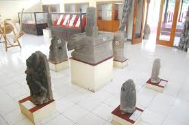 Anjuk ladang museum anjuk ladang museum is located in nganjuk city, and inside it, there are many goods from the hinduism culture, doho, and majapahit kantor pajak ntu buka jam berapa sampe jam berapa ya gan? Anjuk Ladang Museum In Nganjuk Regency East Java Province