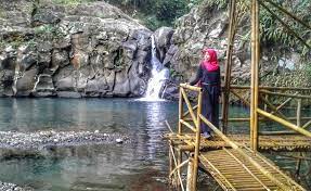 Merupakan salah satu dari eks karesidenan banyumas. Curug Nini Nikmati Eksotisnya Alam Purbalingga